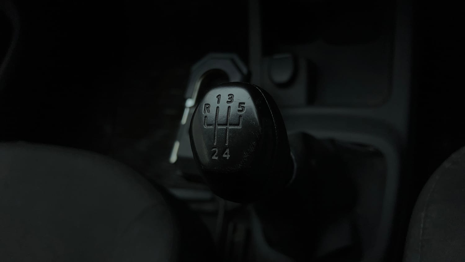 Used 2016 Renault Kwid RXT Petrol Manual interior GEAR  KNOB VIEW