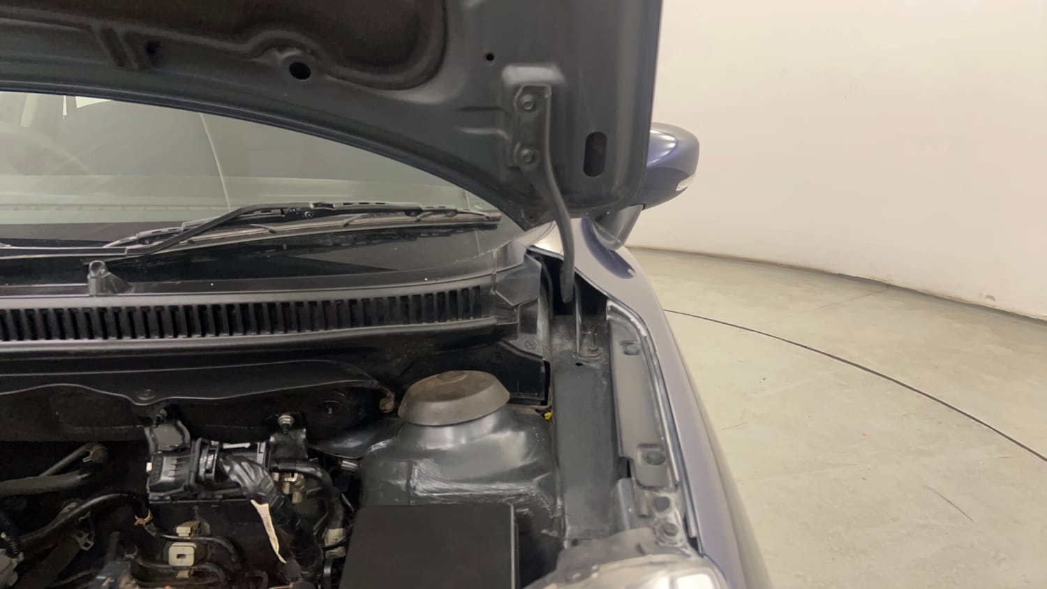 Used 2019 Toyota Glanza G CVT Petrol Automatic engine ENGINE LEFT SIDE HINGE & APRON VIEW