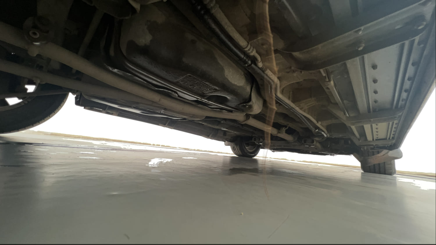 Used 2017 Mahindra XUV500 W10 AT Black Interiors Diesel Automatic extra REAR RIGHT UNDERBODY VIEW