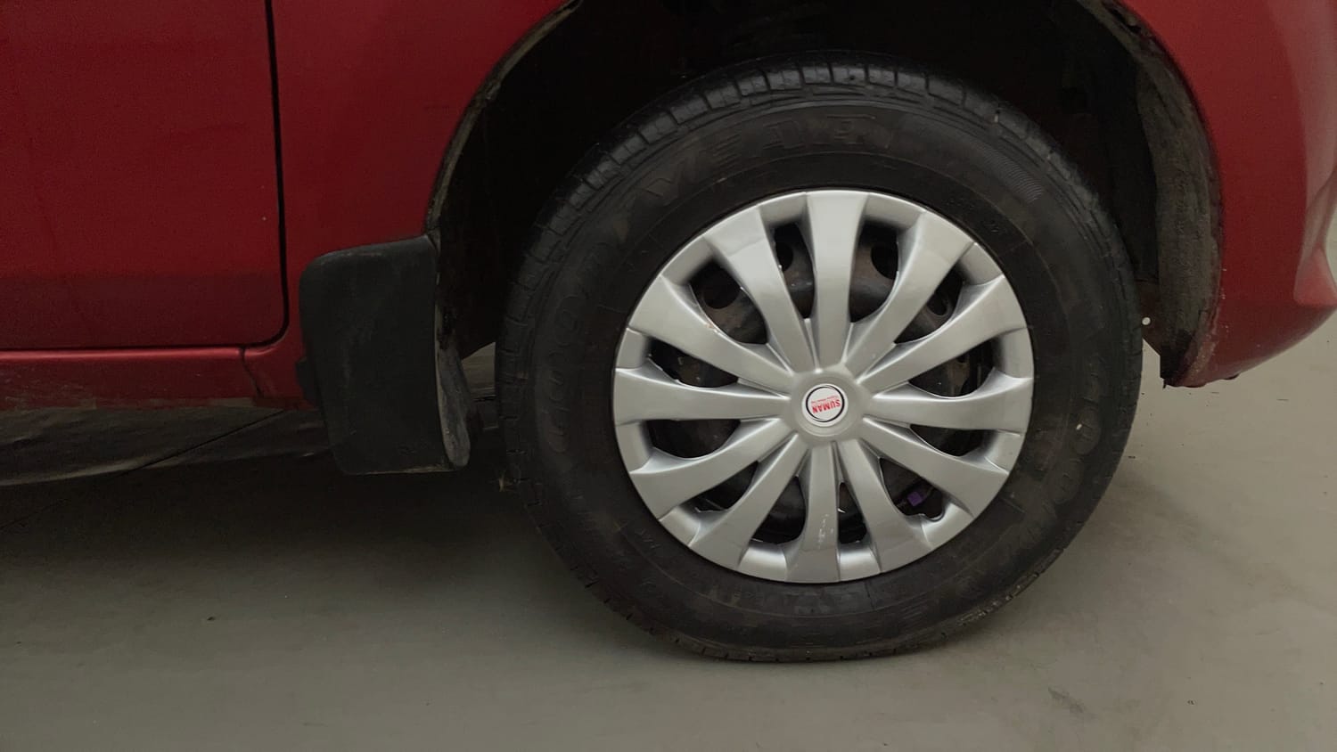 Used 2015 Maruti Suzuki Alto 800 Lxi Petrol Manual tyres RIGHT FRONT TYRE RIM VIEW