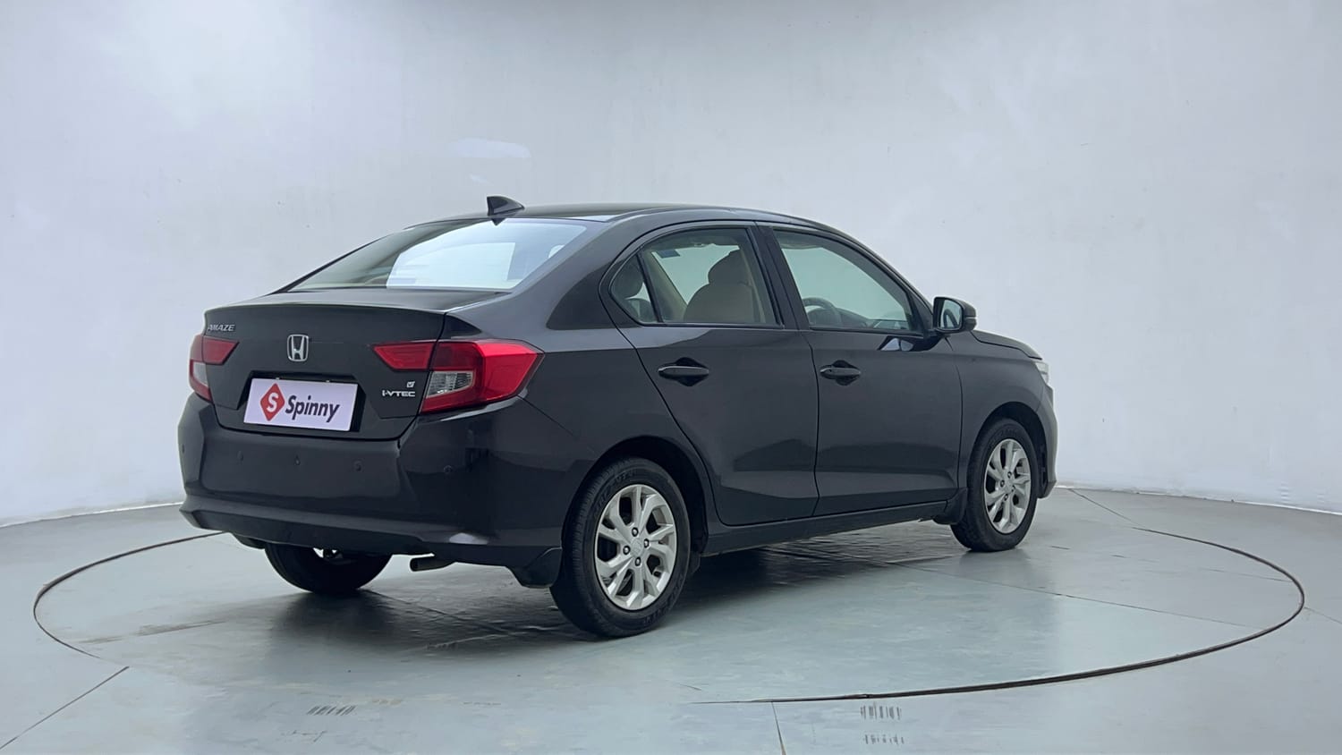 Used 2018 Honda Amaze 1.2 V CVT Petrol Petrol Automatic exterior RIGHT REAR CORNER VIEW