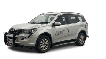 Used 2017 Mahindra XUV500 W10 AT Black Interiors Diesel Automatic Image