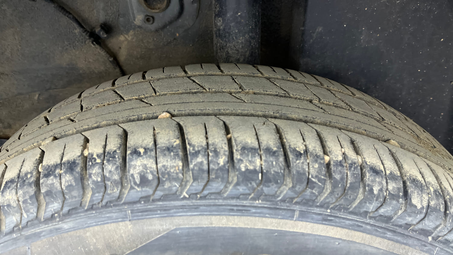 Used 2024 Tata Punch Pure MT Petrol Manual tyres LEFT REAR TYRE TREAD VIEW