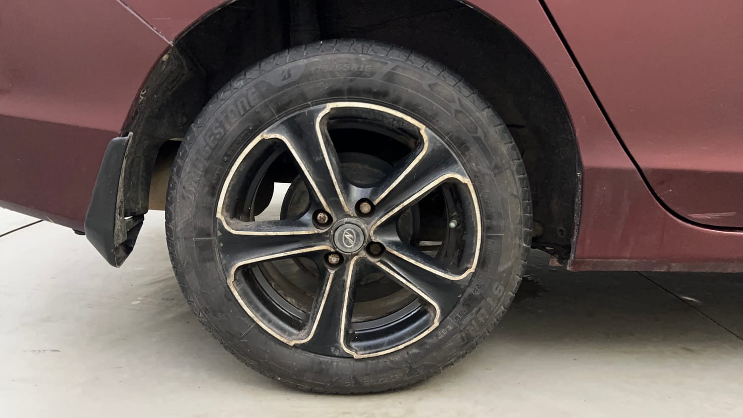 Used 2015 Honda City S Diesel Diesel Manual tyres RIGHT REAR TYRE RIM VIEW