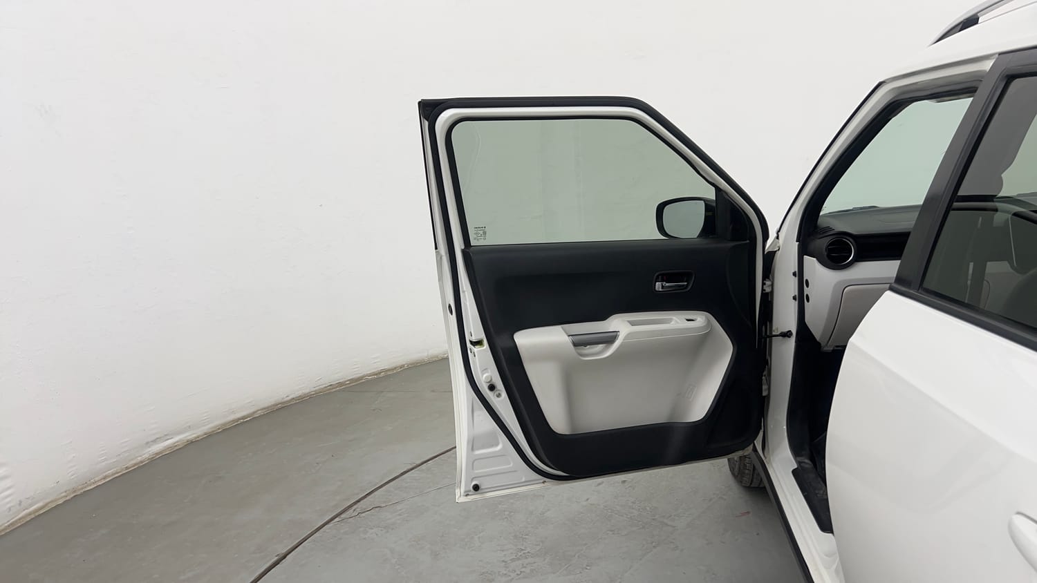 Used 2022 Maruti Suzuki Ignis Zeta 1.2 MT Petrol Manual interior LEFT FRONT DOOR OPEN VIEW