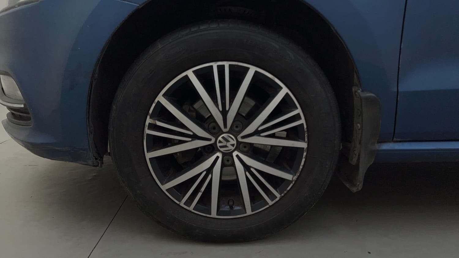 Used 2017 Volkswagen Polo Highline1.2L (P) Petrol Manual tyres LEFT FRONT TYRE RIM VIEW