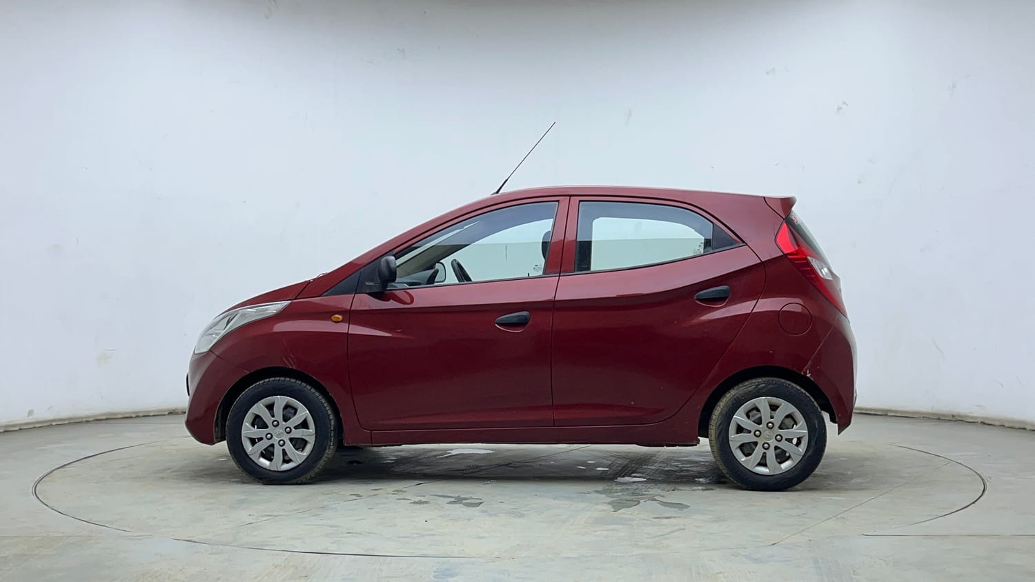 Used 2014 Hyundai Eon Magna Petrol Manual exterior LEFT SIDE VIEW