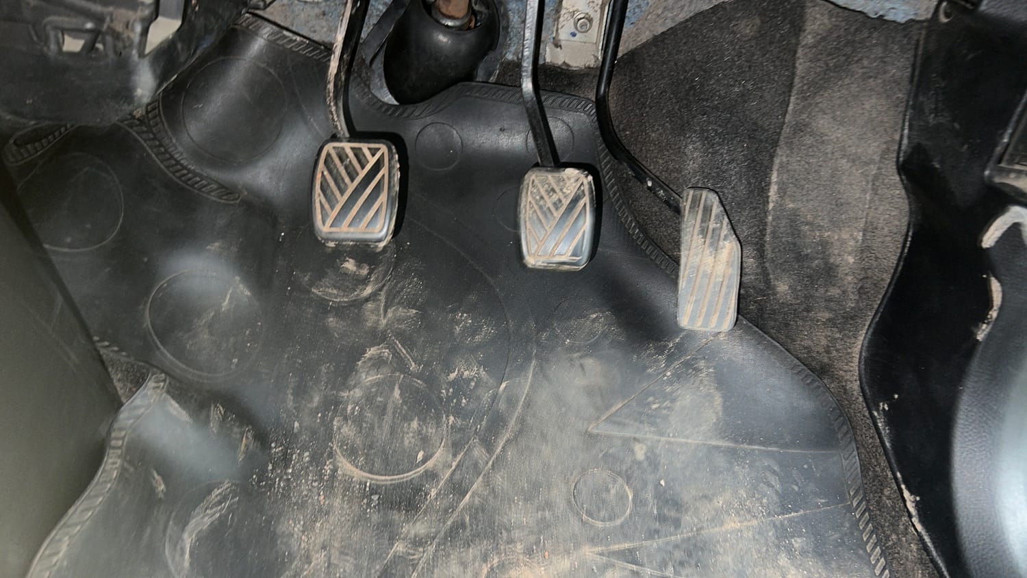 Used 2018 Maruti Suzuki Wagon R VXI Petrol Manual interior PEDALS VIEW