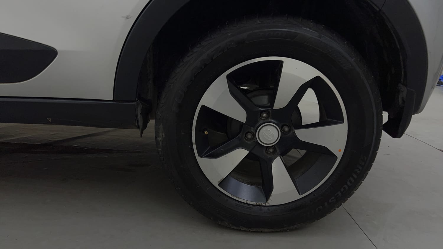 Used 2019 Tata Nexon XZA Plus Petrol Petrol Automatic tyres LEFT REAR TYRE RIM VIEW