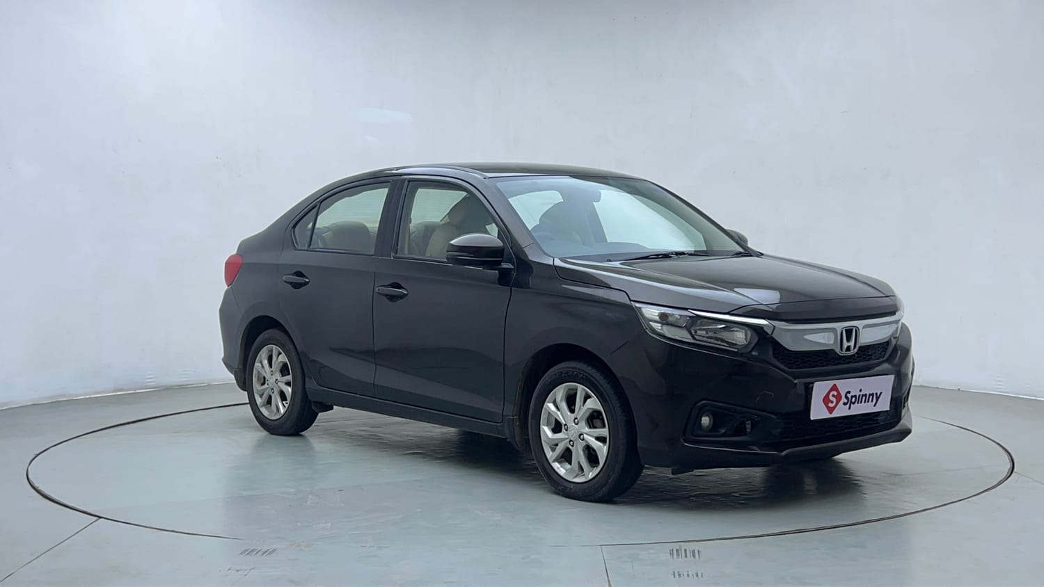 Used 2018 Honda Amaze 1.2 V CVT Petrol Petrol Automatic exterior RIGHT FRONT CORNER VIEW
