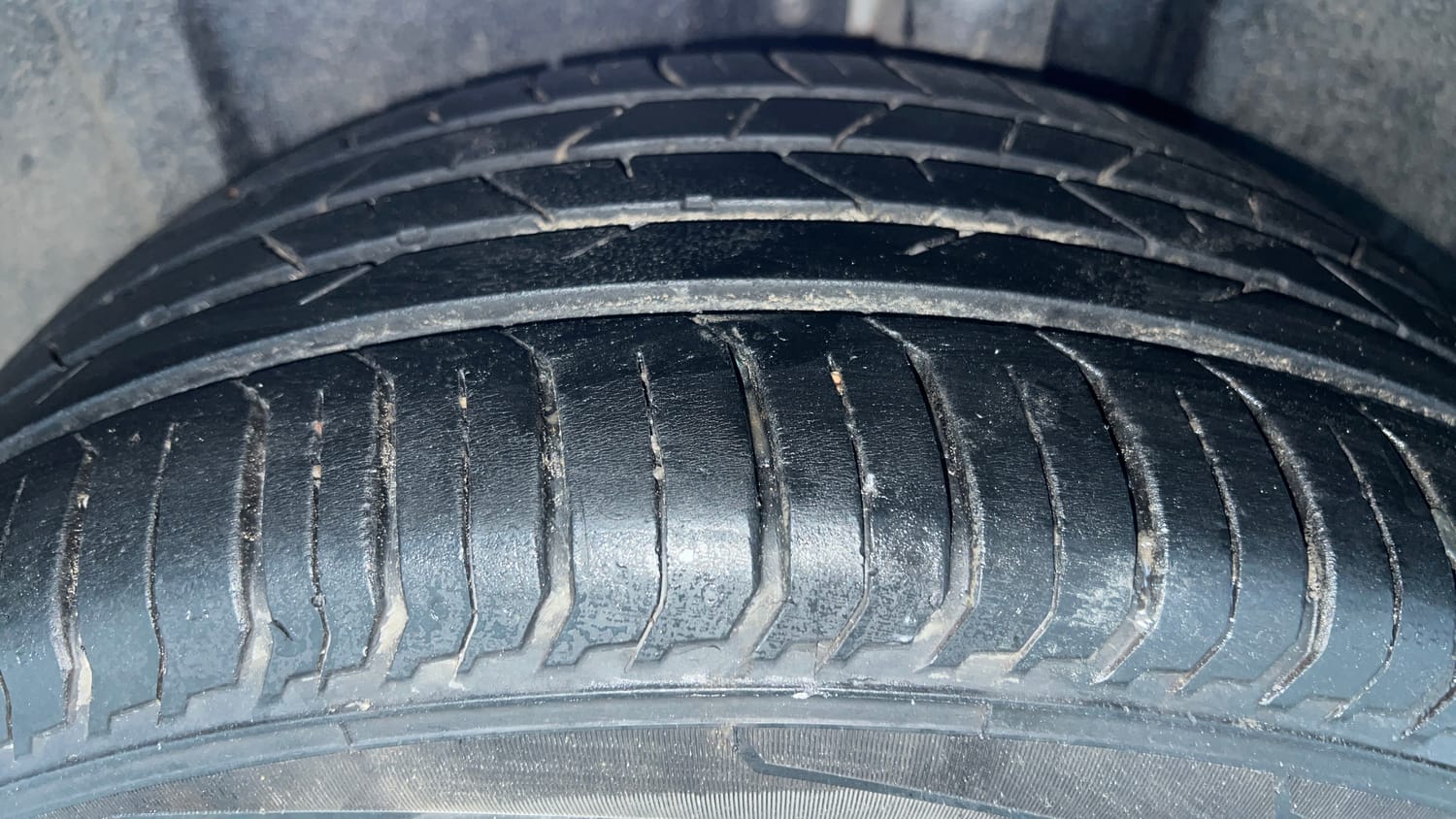 Used 2023 Skoda Slavia Style 1.5L TSI MT Petrol Manual tyres LEFT REAR TYRE TREAD VIEW