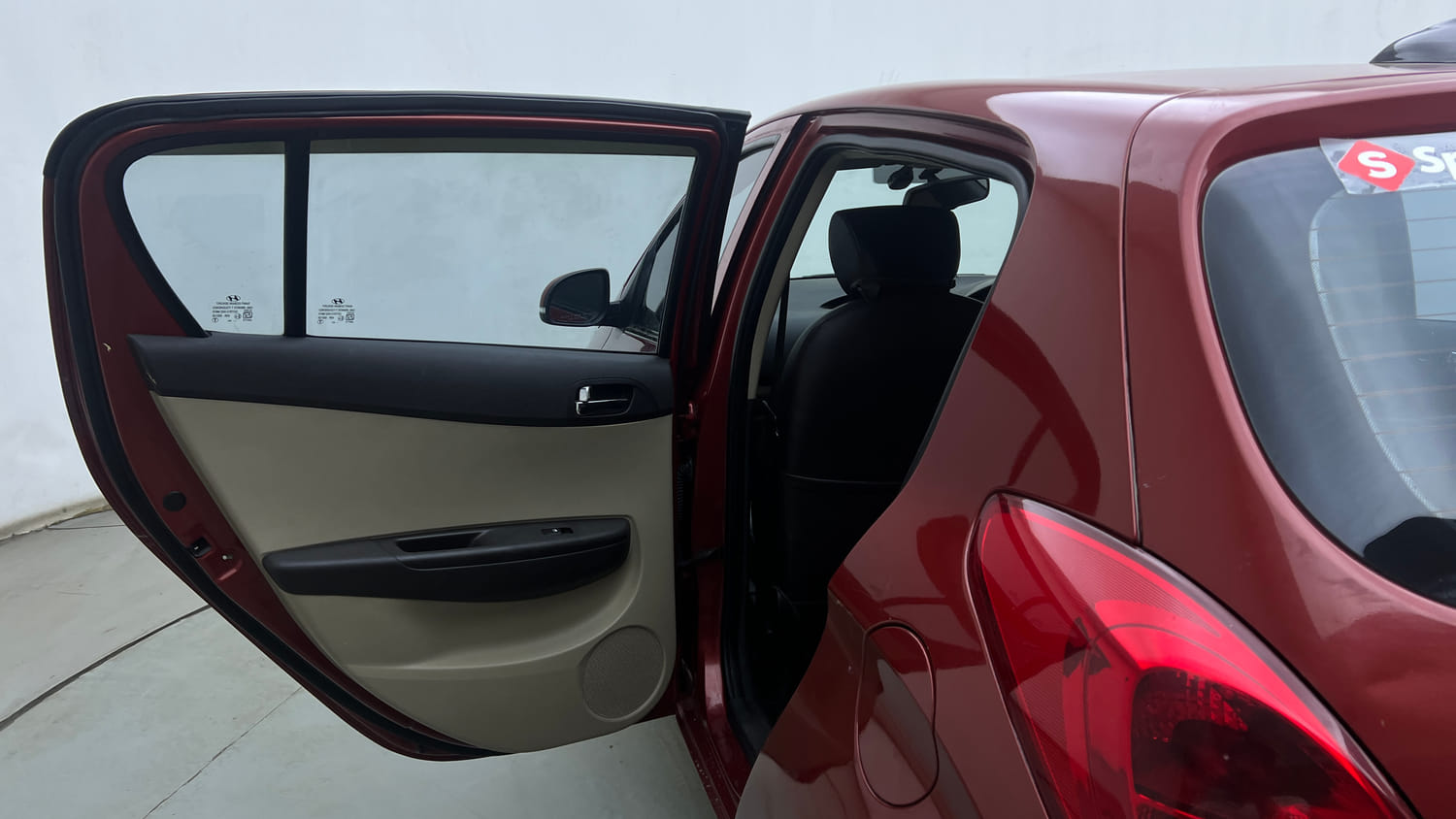 Used 2012 Hyundai i20 Sportz 1.2 Petrol Manual interior LEFT REAR DOOR OPEN VIEW