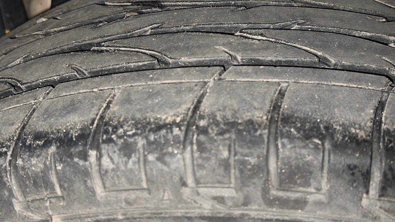 Used 2024 Mahindra XUV 300 W8 (O) 1.5 Diesel Diesel Manual tyres LEFT REAR TYRE TREAD VIEW