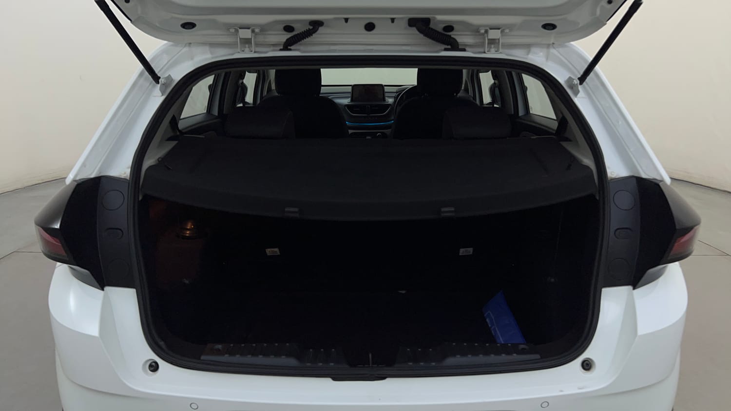 Used 2024 Tata Altroz XZA Plus (S) Petrol Automatic interior DICKY INSIDE VIEW