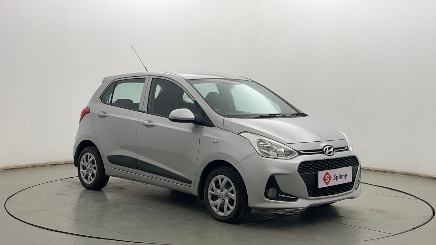 Used 2017 Hyundai Grand i10 Sportz 1.2 Kappa VTVT Petrol Manual exterior RIGHT FRONT CORNER VIEW