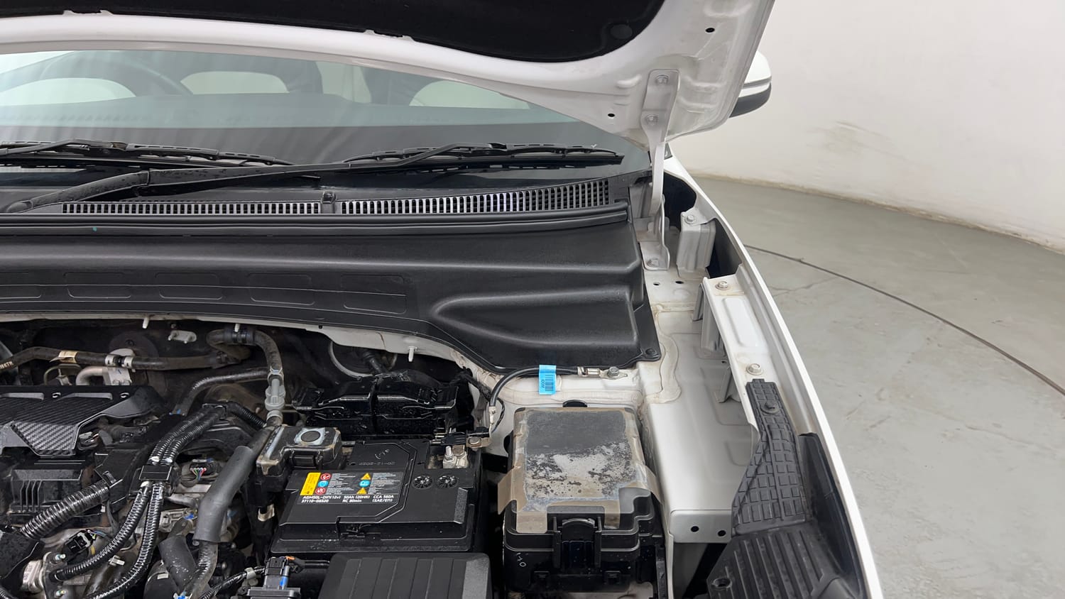 Used 2023 Hyundai Creta SX 1.5 Petrol Petrol Manual engine ENGINE LEFT SIDE HINGE & APRON VIEW