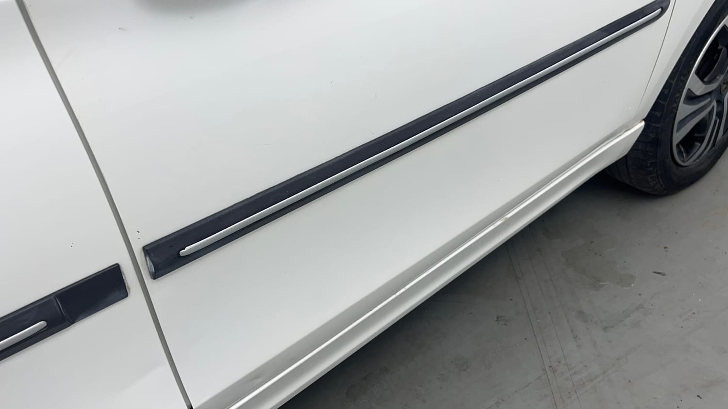 Used 2019 Tata Tiago Revotron XZ Petrol Manual dents MINOR DENT