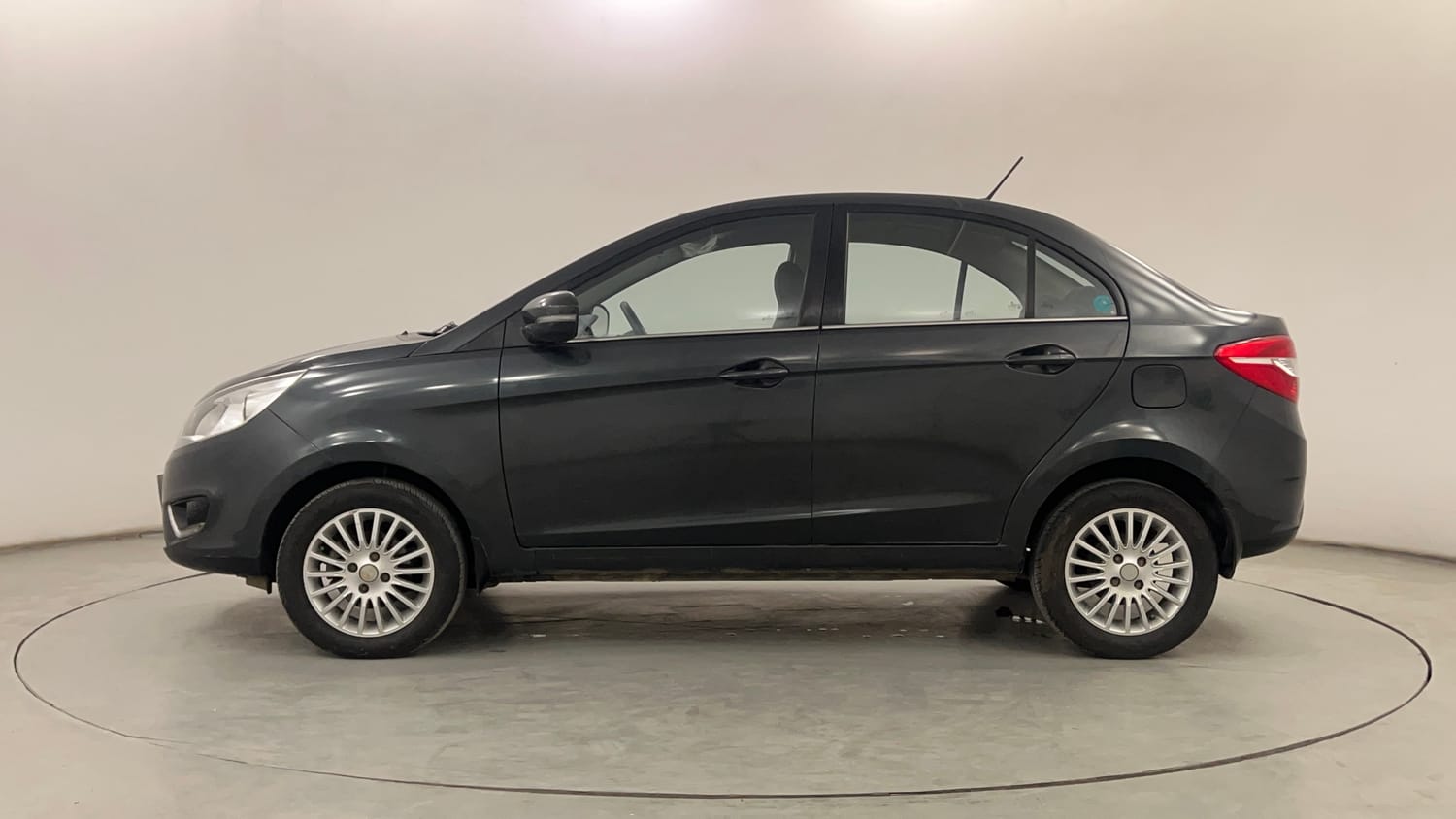 Used 2015 Tata Zest XT Petrol Petrol Manual exterior LEFT SIDE VIEW