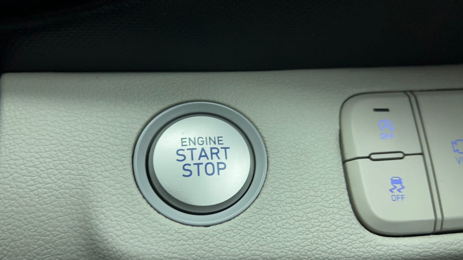 Used 2024 Hyundai Venue SX 1.2 Petrol Petrol Manual top_features Keyless start