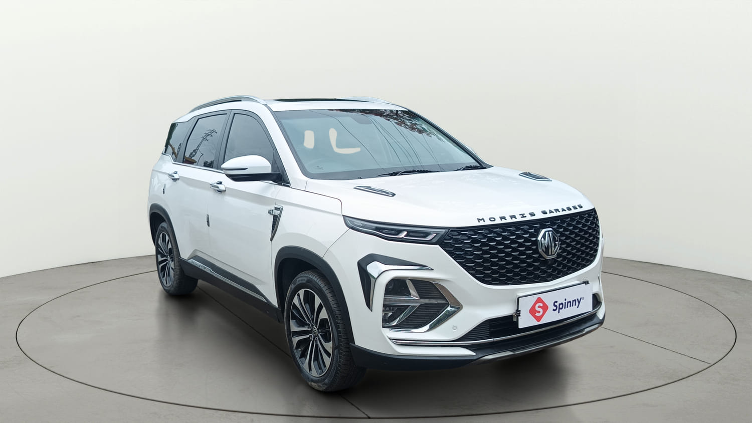 Used 2021 MG Motors Hector Plus Sharp 1.5 Petrol Turbo CVT 6-STR Petrol Automatic exterior RIGHT FRONT CORNER VIEW