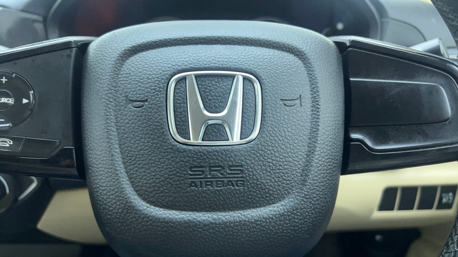 Used 2018 Honda Amaze 1.2 V CVT Petrol Petrol Automatic top_features Airbags