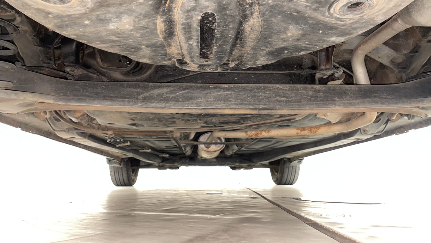 Used 2017 Maruti Suzuki Baleno Delta 1.2 Petrol Manual extra REAR UNDERBODY VIEW (TAKEN FROM REAR)