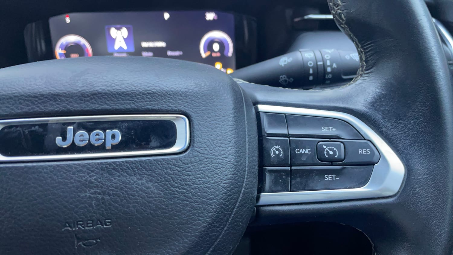 Used 2022 Jeep Compass Model S (O) Diesel 4x4 AT Diesel Automatic top_features Cruise control