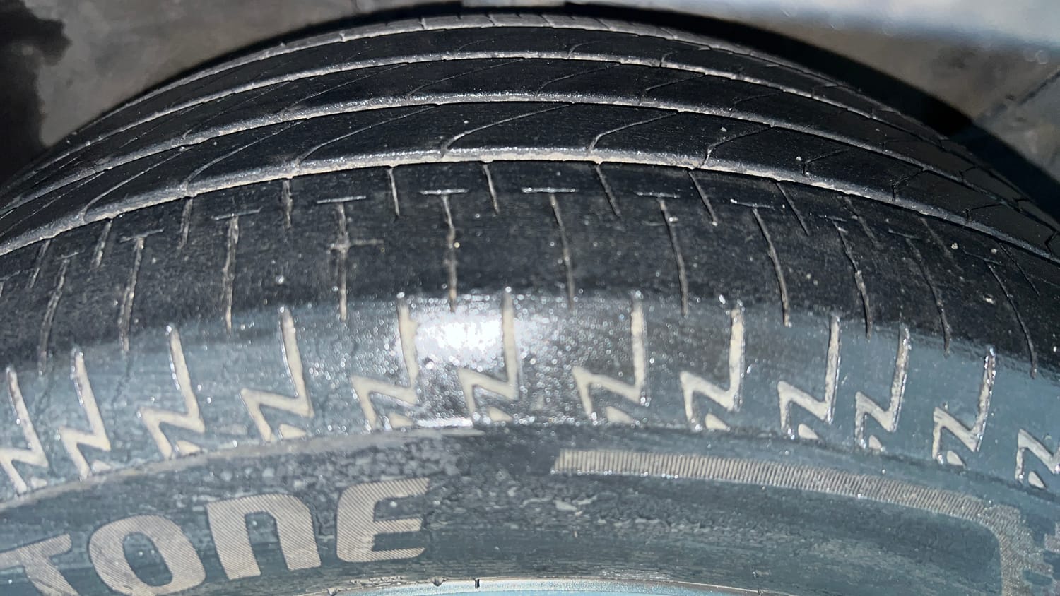 Used 2020 kia Seltos GTX Plus DCT 1.4 Petrol Automatic tyres RIGHT FRONT TYRE TREAD VIEW