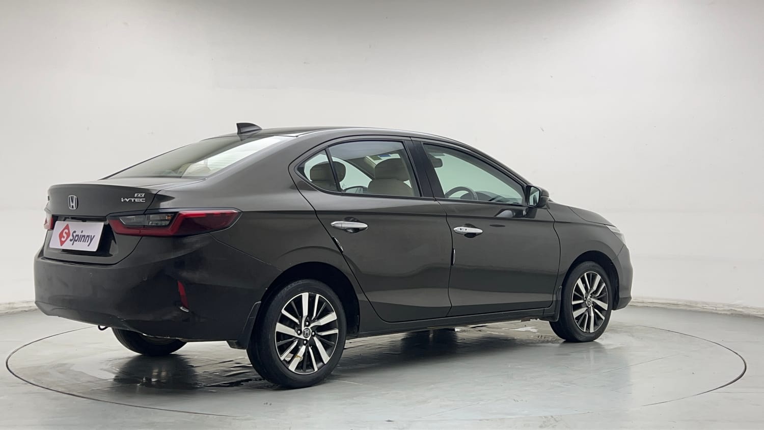 Used 2021 Honda City ZX CVT Petrol Petrol Automatic exterior RIGHT REAR CORNER VIEW