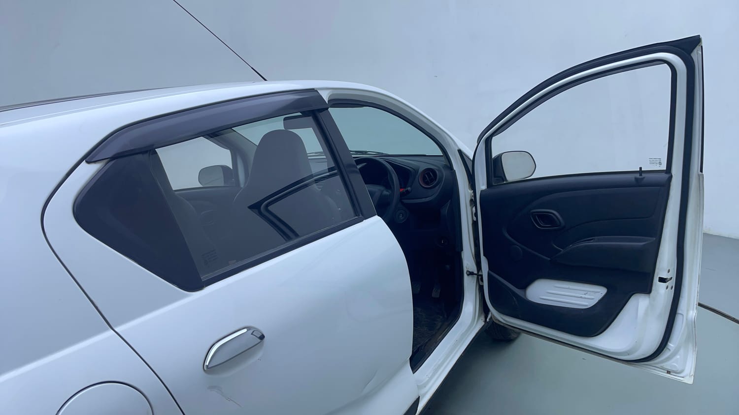 Used 2016 Datsun Redi-GO S Petrol Manual interior RIGHT FRONT DOOR OPEN VIEW