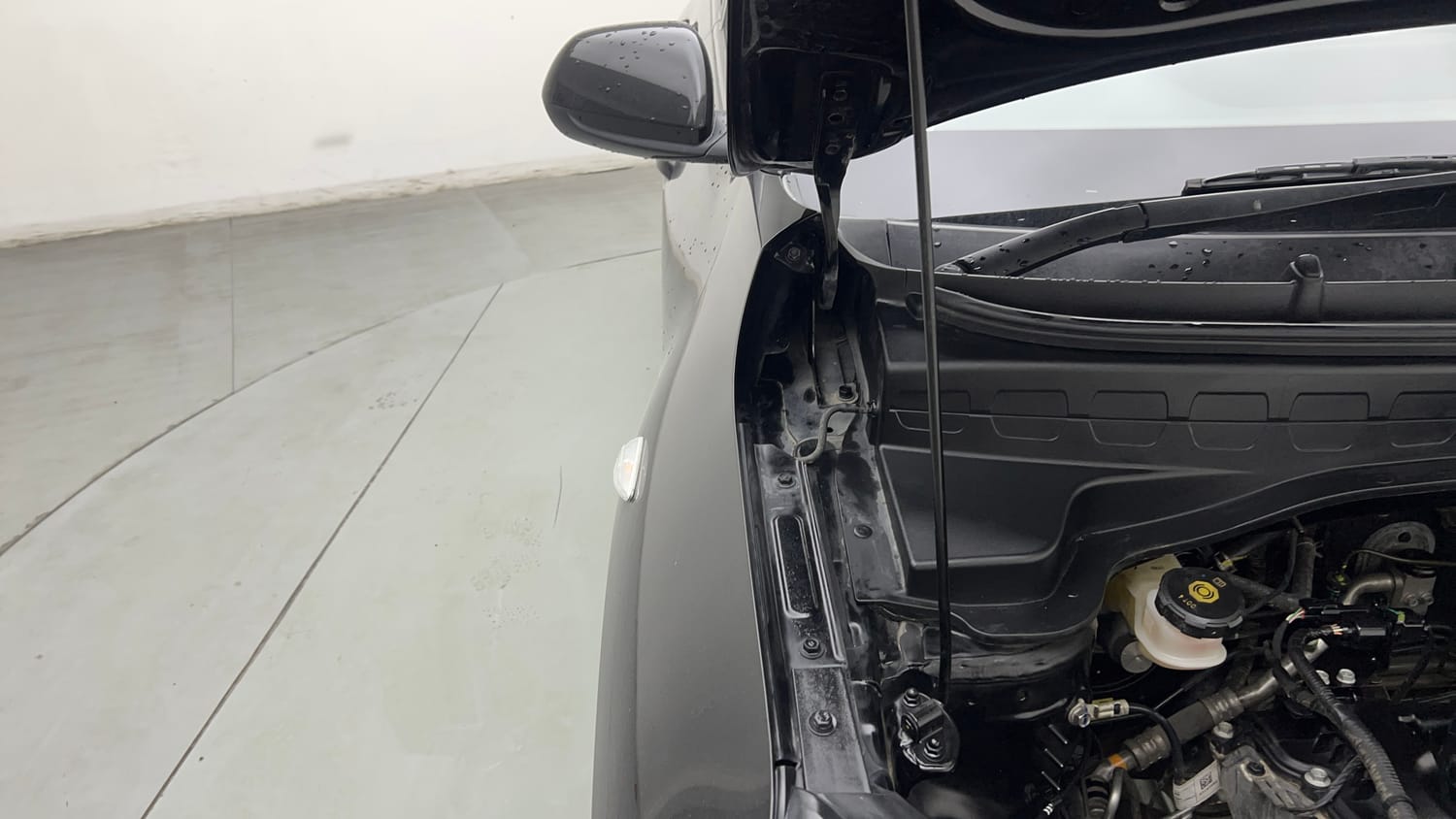 Used 2024 Kia Sonet HTK (O) 1.2 Petrol MT Petrol Manual engine ENGINE RIGHT SIDE HINGE & APRON VIEW