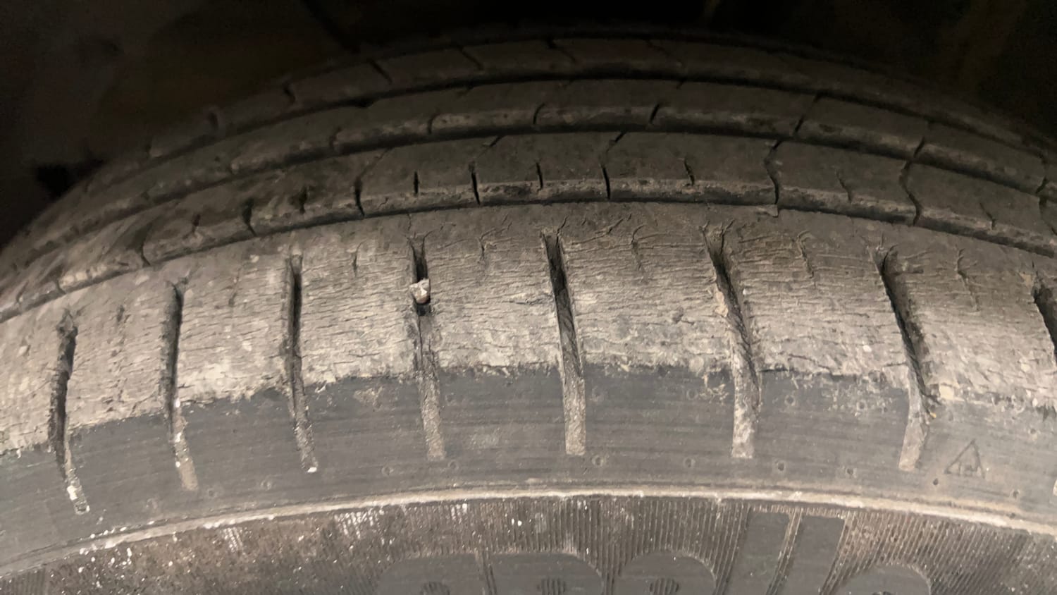 Used 2019 Toyota Glanza G CVT Petrol Automatic tyres LEFT FRONT TYRE TREAD VIEW