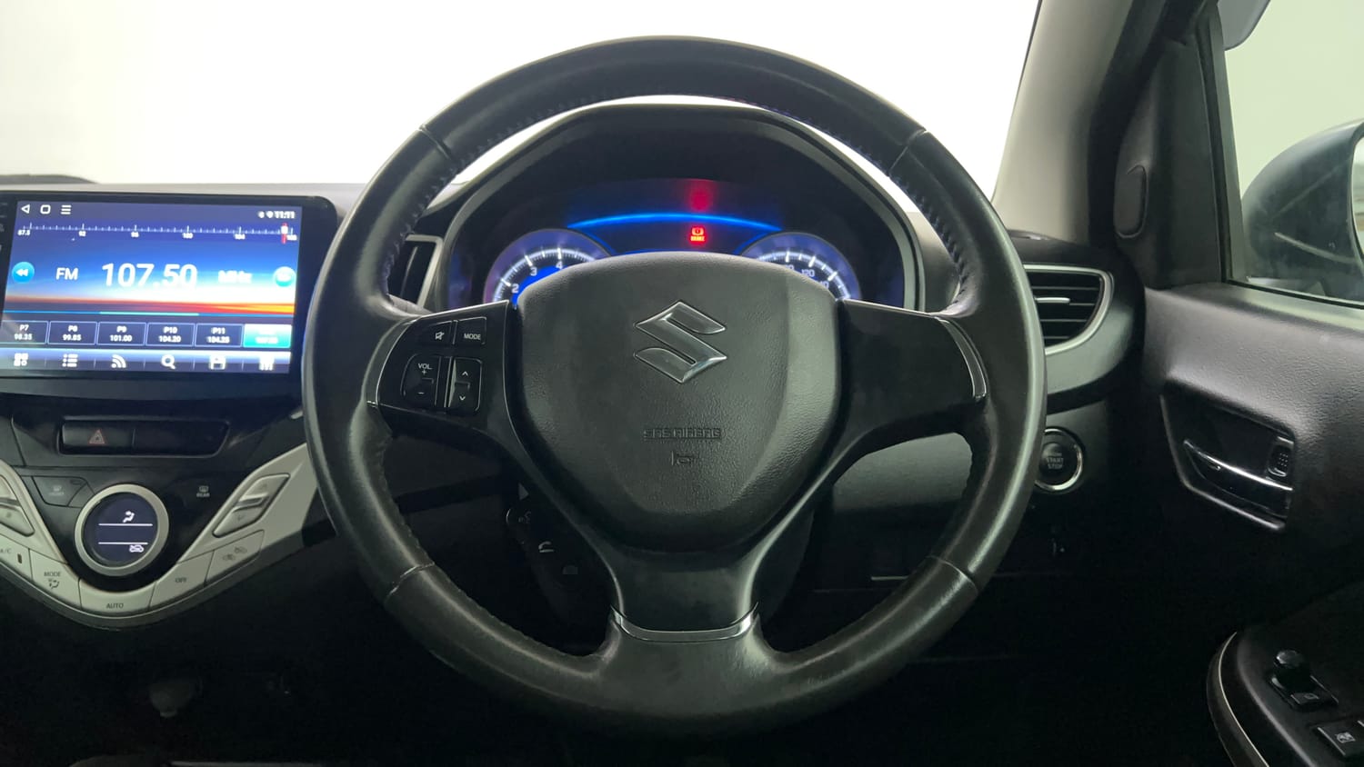 Used 2017 Maruti Suzuki Baleno Alpha 1.2 Petrol Manual interior STEERING VIEW
