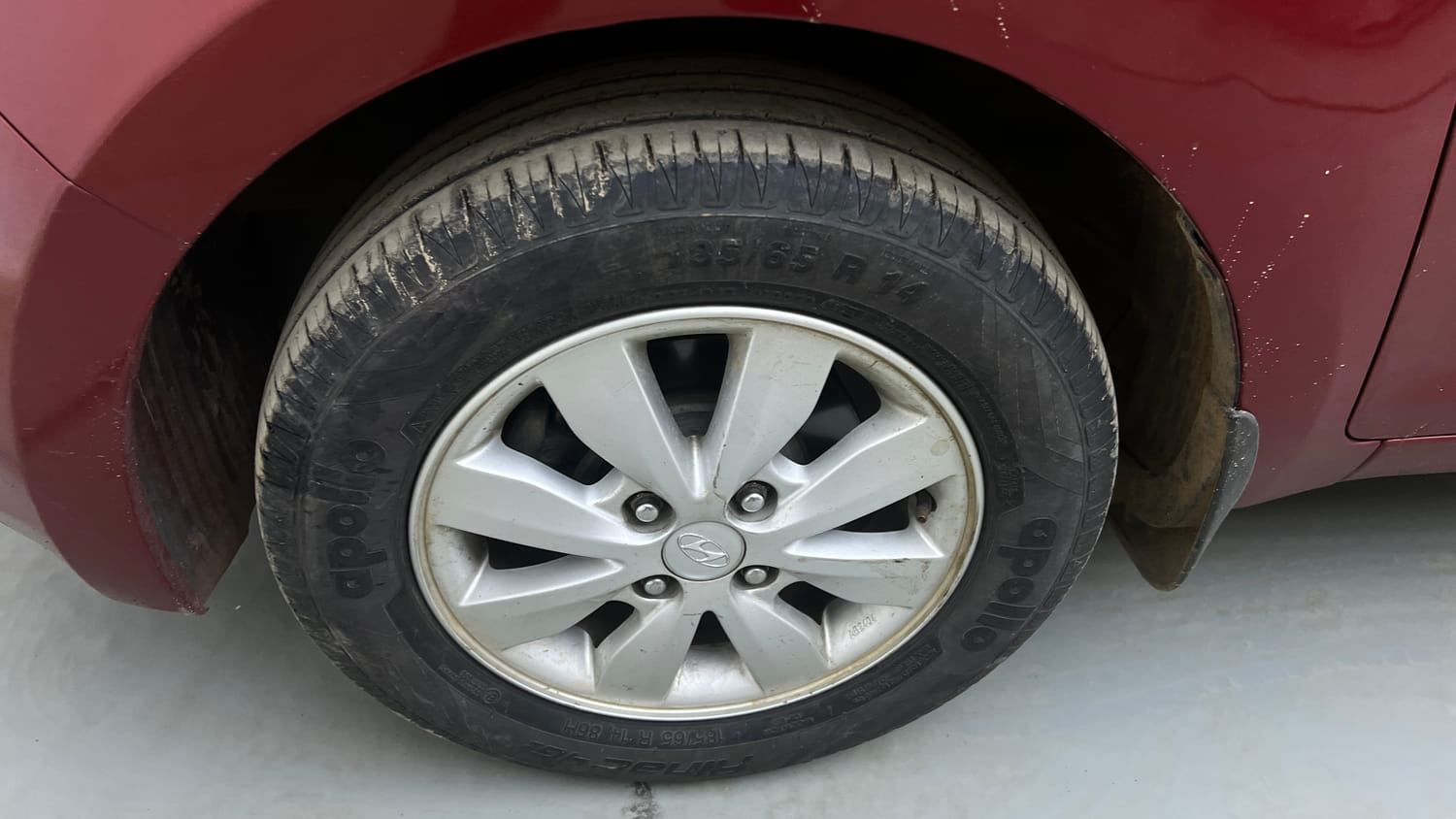 Used 2012 Hyundai i20 Sportz 1.2 Petrol Manual tyres LEFT FRONT TYRE RIM VIEW