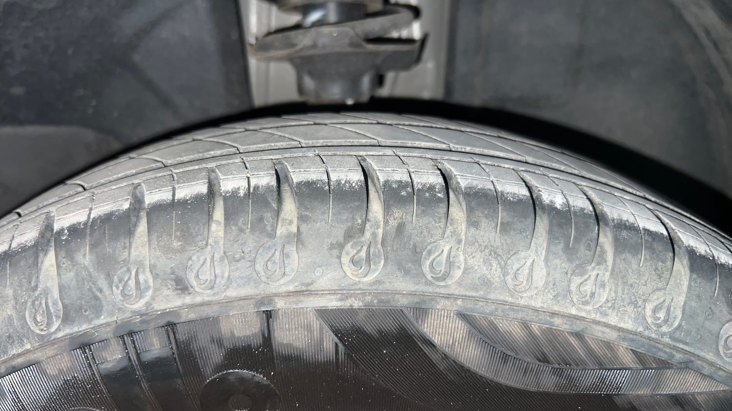 Used 2022 Renault Kwid RXT 0.8 Petrol Manual tyres RIGHT FRONT TYRE TREAD VIEW