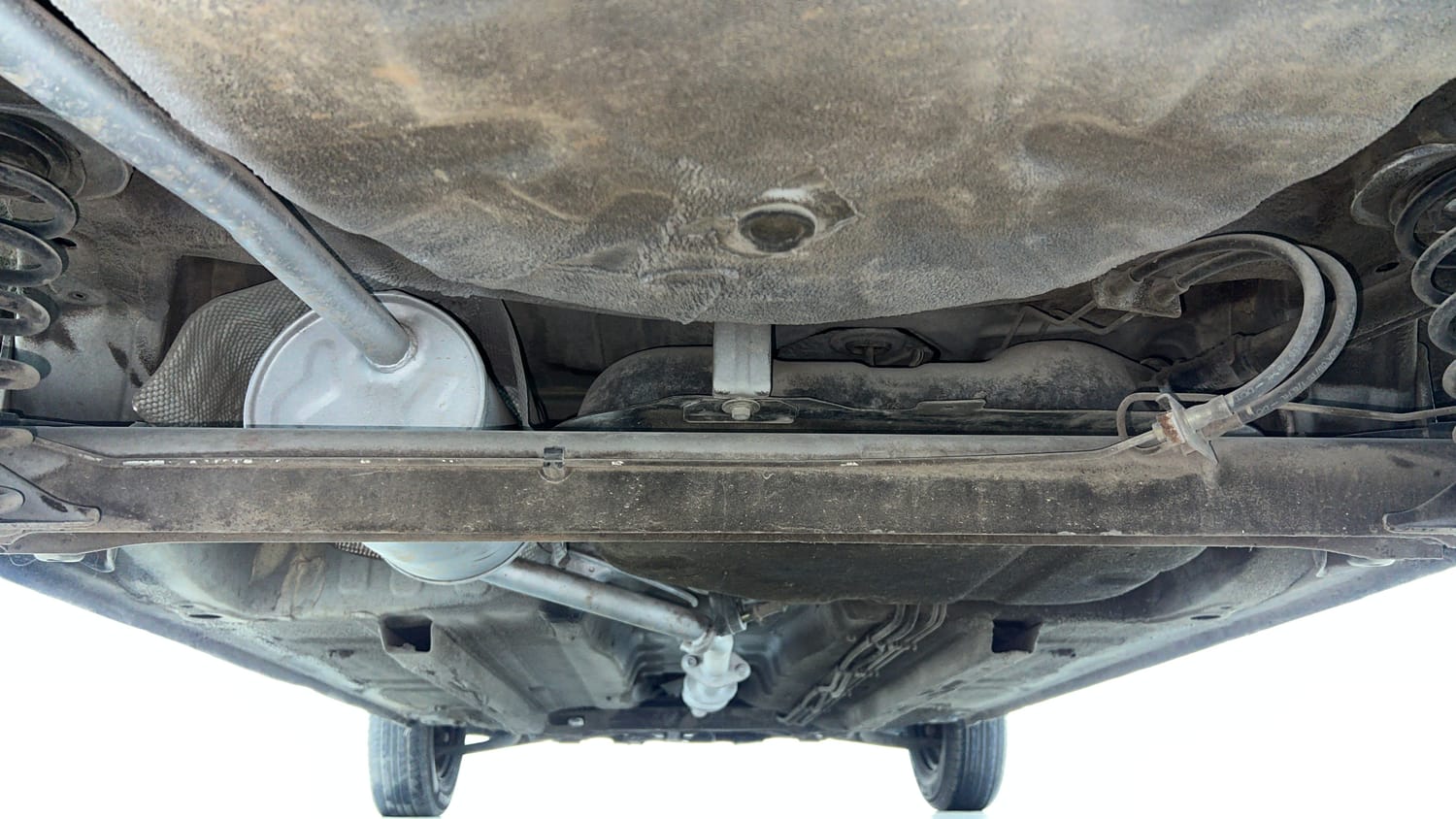Used 2016 Renault Kwid RXT Petrol Manual extra REAR UNDERBODY VIEW (TAKEN FROM REAR)
