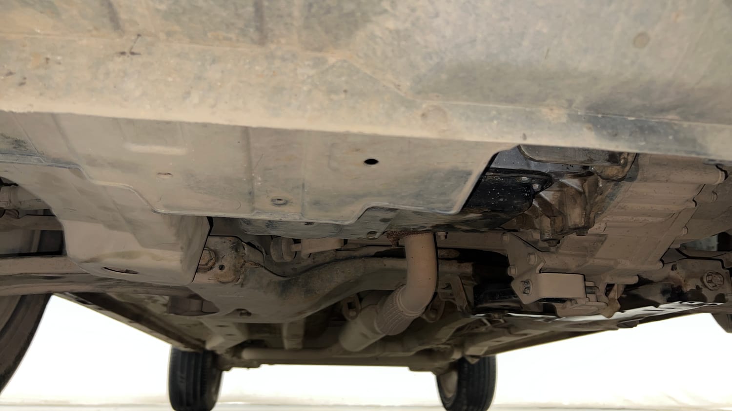 Used 2017 Tata Nexon XZ Plus Diesel Dual Tone Diesel Manual extra FRONT LEFT UNDERBODY VIEW