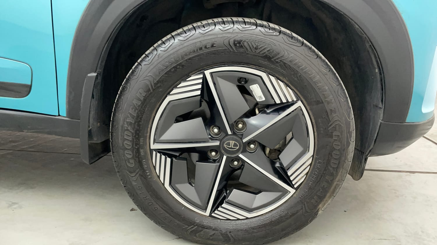 Used 2023 Tata Nexon Creative Plus S 1.2 Revotron Petrol 7DCA DT Petrol Automatic tyres RIGHT FRONT TYRE RIM VIEW