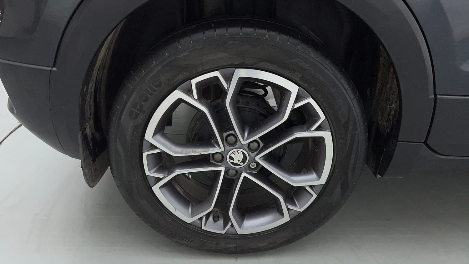 Used 2023 Skoda Kushaq Style 1.5L TSI MT Petrol Manual tyres RIGHT REAR TYRE RIM VIEW