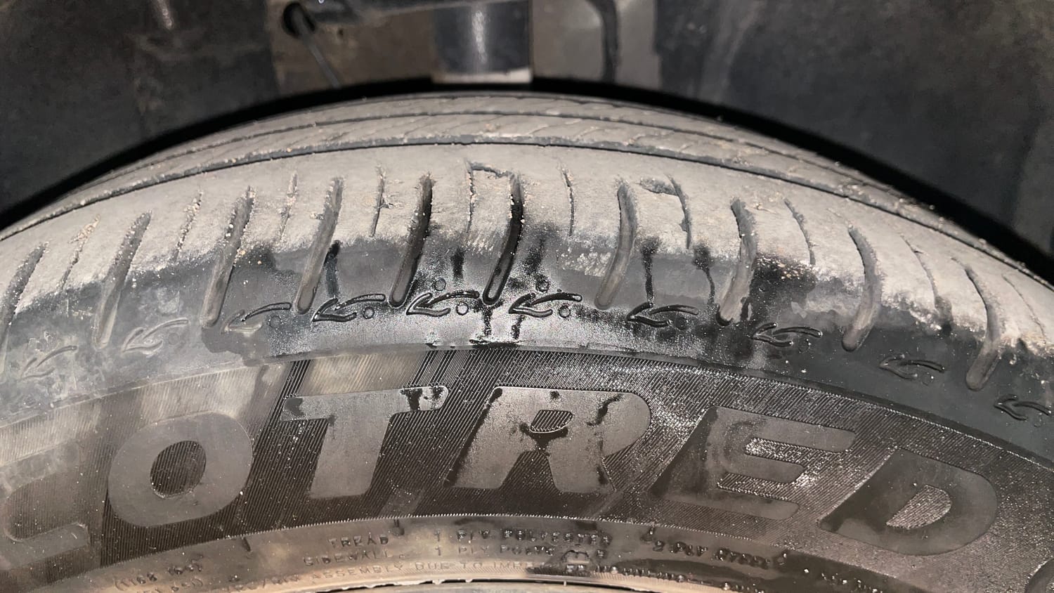 Used 2024 Tata Altroz XM Plus Petrol Petrol Manual tyres RIGHT FRONT TYRE TREAD VIEW