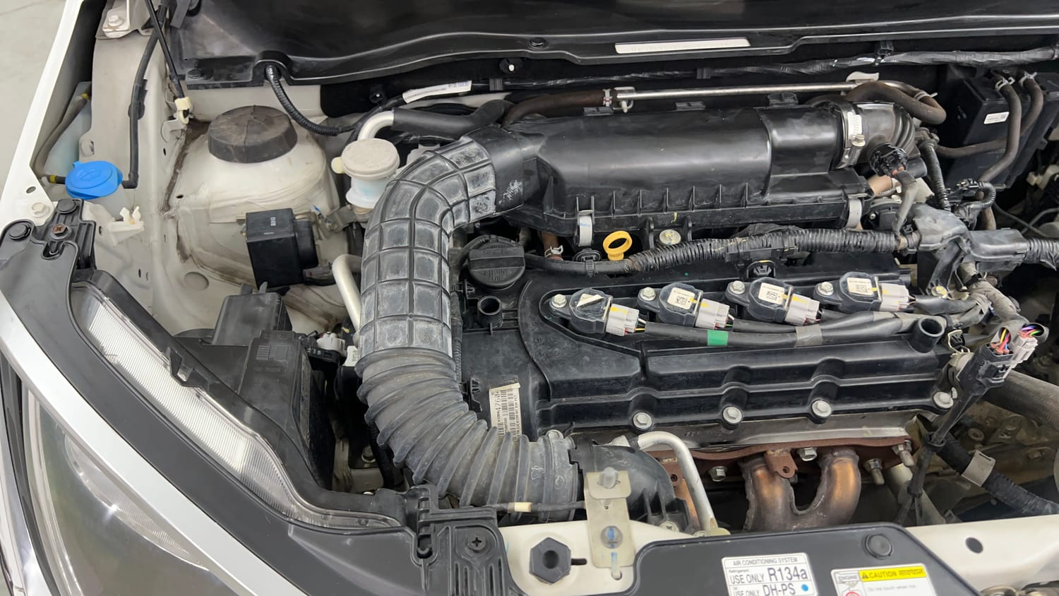 Used 2022 Maruti Suzuki Ignis Zeta 1.2 MT Petrol Manual engine ENGINE RIGHT SIDE VIEW