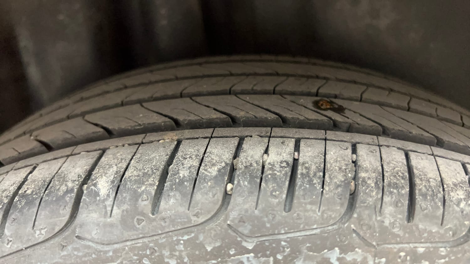 Used 2020 Volkswagen Polo Highline Plus 1.0L TSI Petrol Manual tyres RIGHT REAR TYRE TREAD VIEW