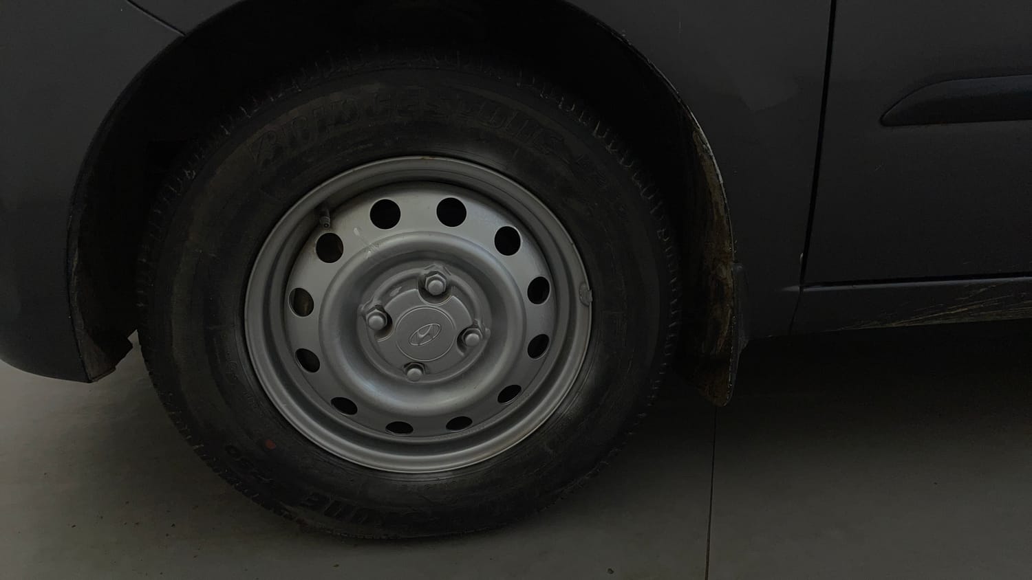 Used 2011 Hyundai i10 Era 1.1 iRDE2 Petrol Manual tyres LEFT FRONT TYRE RIM VIEW