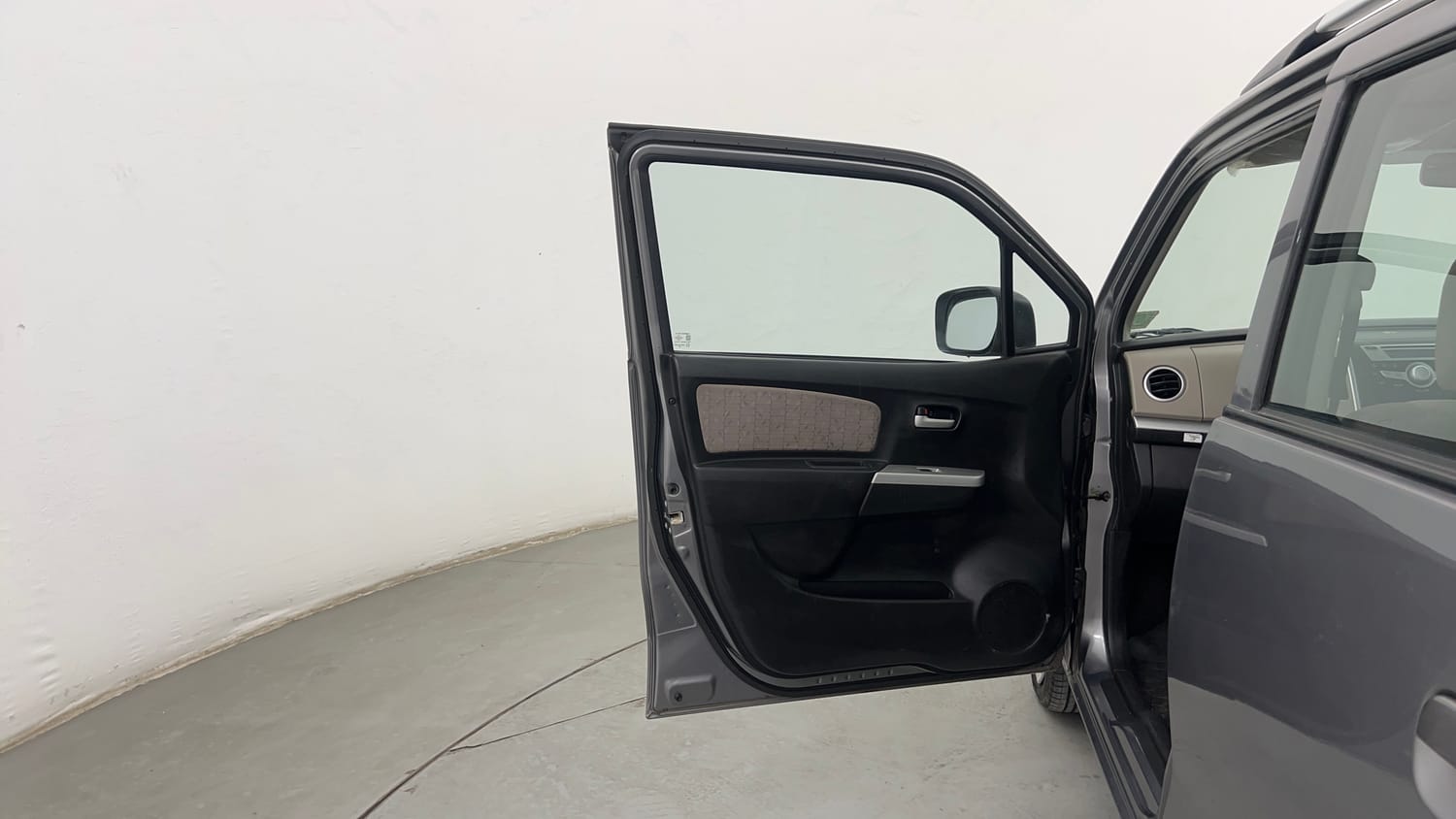 Used 2015 Maruti Suzuki Wagon R VXI Petrol Manual interior LEFT FRONT DOOR OPEN VIEW