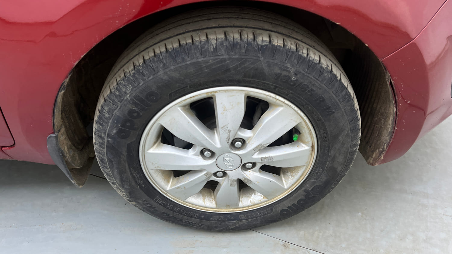 Used 2012 Hyundai i20 Sportz 1.2 Petrol Manual tyres RIGHT FRONT TYRE RIM VIEW