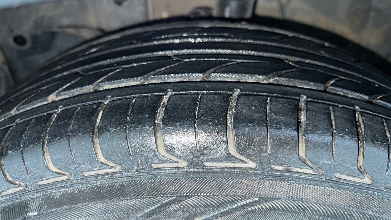 Used 2022 Honda Amaze VX CVT 1.2 Petrol Petrol Automatic tyres LEFT FRONT TYRE TREAD VIEW