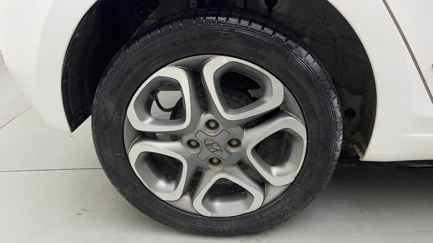 Used 2019 Hyundai Elite i20 Asta 1.2 (O) Petrol Manual tyres RIGHT REAR TYRE RIM VIEW