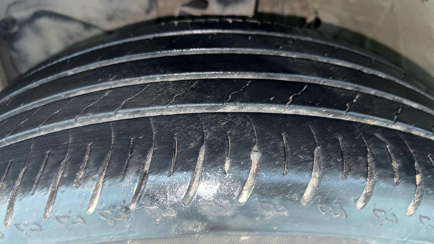 Used 2024 Honda Elevate ZX CVT Petrol Automatic tyres LEFT FRONT TYRE TREAD VIEW