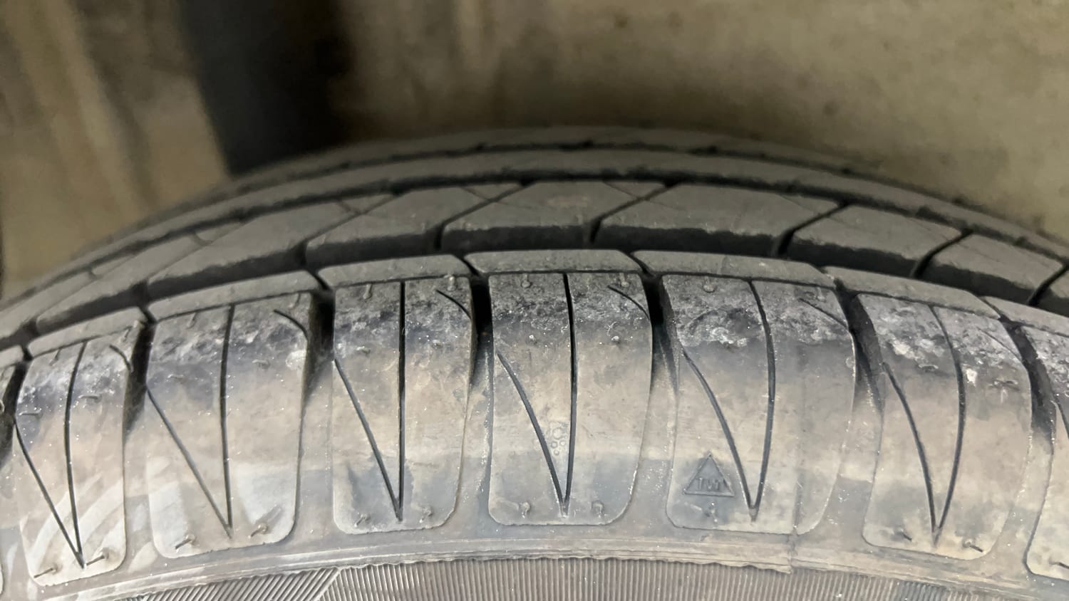 Used 2022 Maruti Suzuki Ignis Zeta 1.2 MT Petrol Manual tyres RIGHT REAR TYRE TREAD VIEW