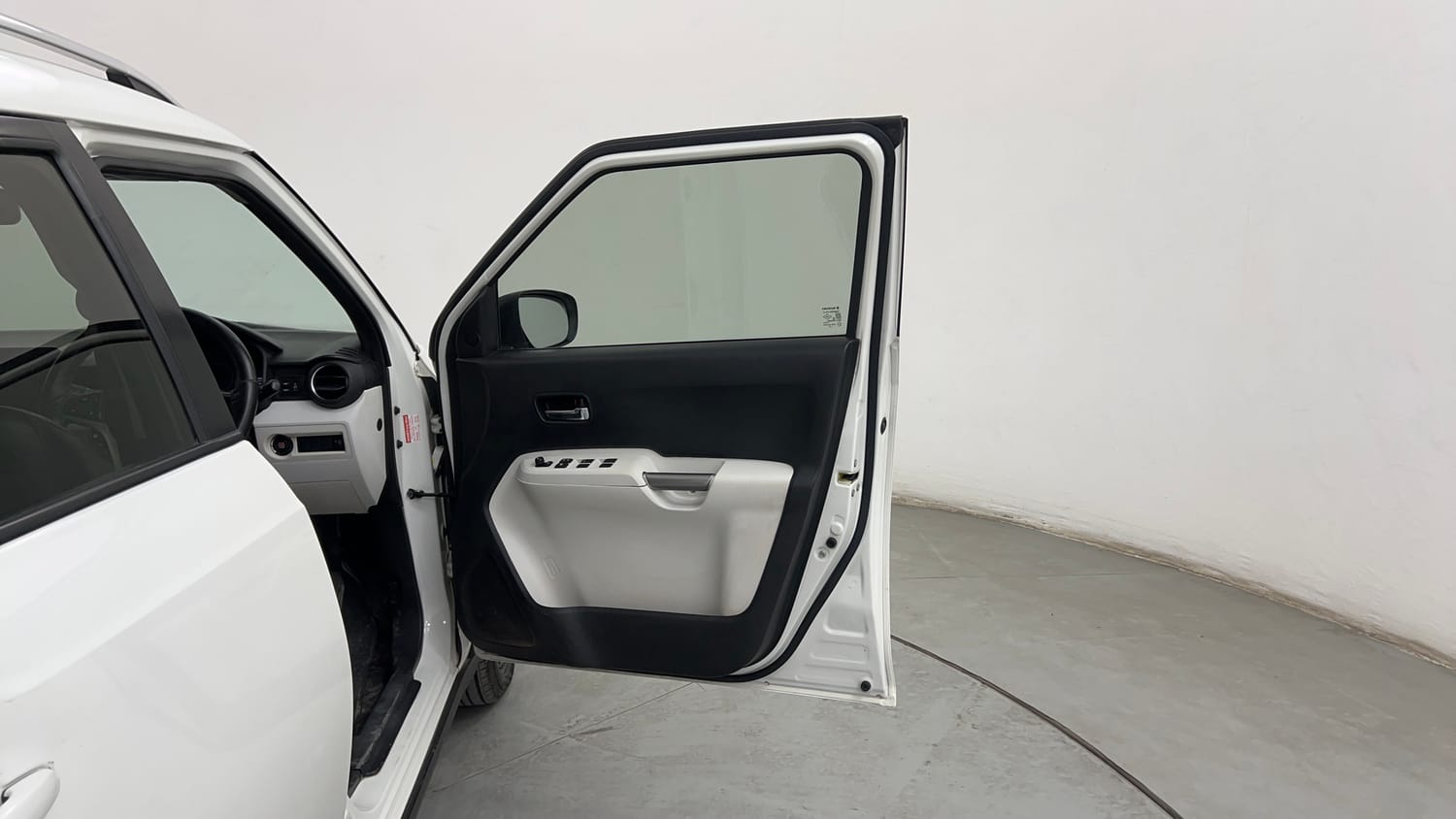 Used 2022 Maruti Suzuki Ignis Zeta 1.2 MT Petrol Manual interior RIGHT FRONT DOOR OPEN VIEW
